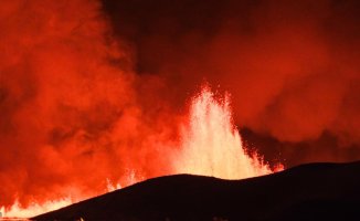 Alert status in Iceland after a volcano near Grindavík erupts