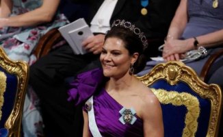 Glamor at the Nobel ceremony: Victoria of Sweden innovates and wears a Napoleonic tiara