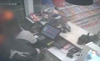 Three arrested for robbing various firearms at gas stations in Seville