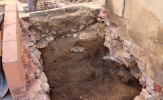 Valls begins the archaeological coves to recover the medieval wall of Sant Francesc