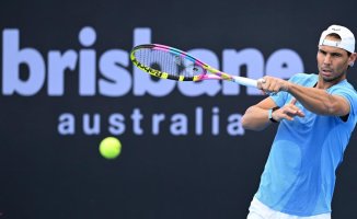 Nadal trains in Brisbane before his imminent return to competition