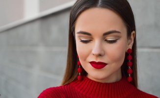 Do you think red lipstick doesn't flatter you? With these tips it will look perfect
