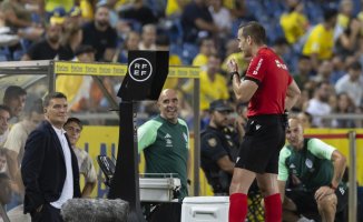 Spanish football gives a voice to the referees