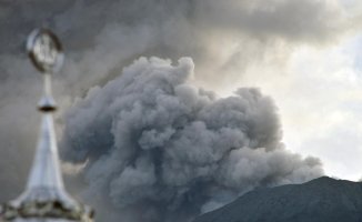 Marapi volcano eruption in Indonesia kills eleven hikers