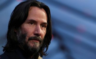 Several armed hooded men attack the home of actor Keanu Reeves