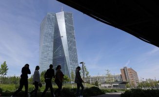 Banks expect credit to tighten more in Spain than in the euro zone