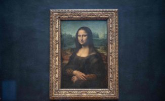 Climate activists throw soup on the Mona Lisa painting at the Louvre Museum
