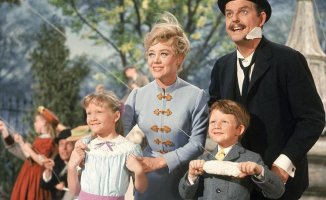 Glynis Johns, the actress mother of the children in 'Mary Poppins', dies at 100