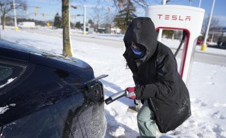 The new and unexpected enemy of Teslas that leaves lots of cars stranded: the cold