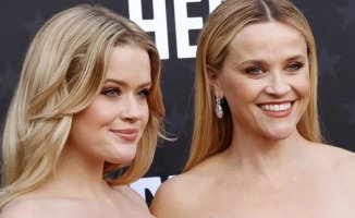 Reese Whiterspoon and her 24-year-old daughter at the Critics Choice Awards: “they look like twins”