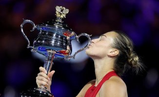 Sabalenka signs her second Australian Open without giving up a set