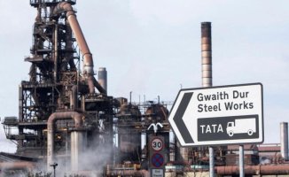 Welsh dragon dies in Port Talbot blast furnaces