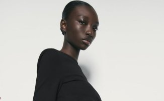 Zara reduces the minimalist dress with a size smaller effect to 10 euros
