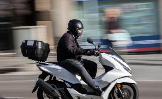 The DGT puts an end to the automatic motorcycle license after three years of having the car license