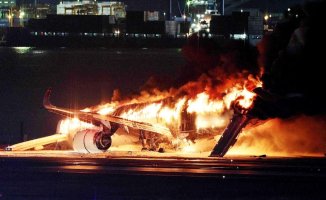 Videos and images of the plane that caught fire when landing in Tokyo
