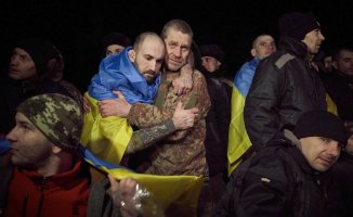 Ukraine and Russia carry out the largest prisoner exchange since the start of the war