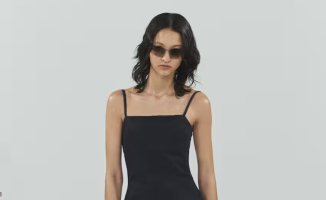 Mango recovers the minimalist dress that was most worn in the nineties