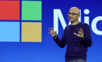 Microsoft capitalizes on AI euphoria and challenges Apple for stock market leadership