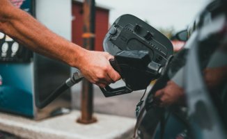 DGT tricks to use less fuel and save at the gas station