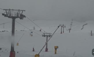 Wind gusts of up to 120 km/hour force the closure of the Sierra Nevada ski slopes