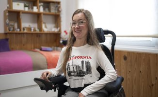 A young woman with muscle atrophy: "I want to leave home and go to university"
