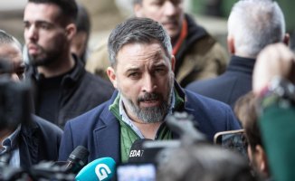 Abascal defends Vox's right to attend in Galicia in the face of Feijóo's criticism