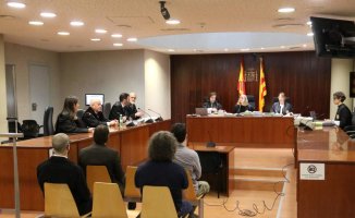 The first two supremacists tried in Spain accept up to three and a half years in prison