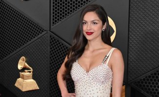 Olivia Rodrigo wears the same dress as Linda Evangelista at the Grammys