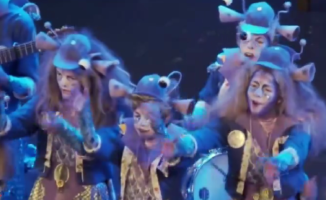 'Las Hijas de Neptuno', a children's troupe that has stolen the heart of Cádiz, sings to Palestine