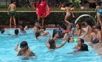 The Government is studying whether some municipal swimming pools can open in summer
