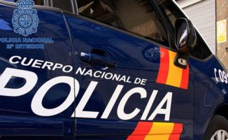 A 2-year-old boy was found half-naked with his drunk mother in a bar in Tudela