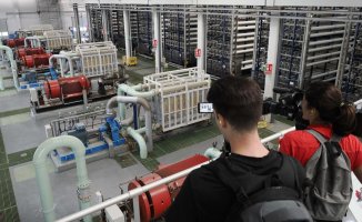 The new large desalination plant lacks electrical power to operate
