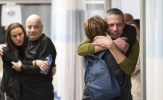 An Israeli commando frees two hostages and leaves dozens of Palestinians dead