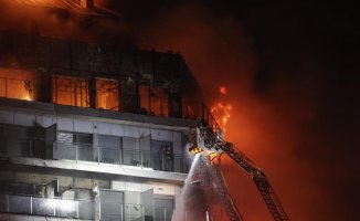 Titanic fight against a fire in a building of 143 homes in Valencia