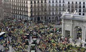 The farmers take the center of Madrid and warn that they will expand the protest