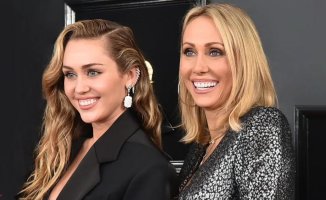 Tish, Miley Cyrus' mother, admits that her daughter was the one who encouraged her to use marijuana