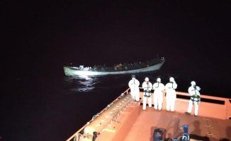 377 people rescued in waters near Tenerife and Gran Canaria