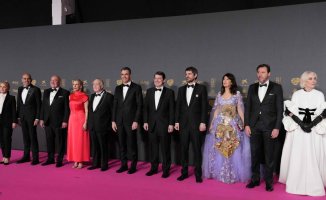 Politics, gala and tuxedo on the Goya pink carpet