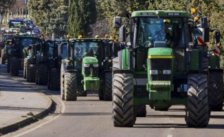 Farmers continue protests despite the Government's offer of dialogue