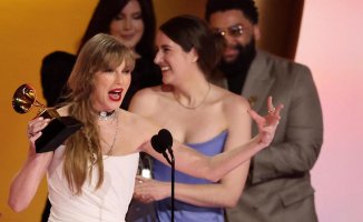 Taylor Swift beats Sinatra at the Grammys
