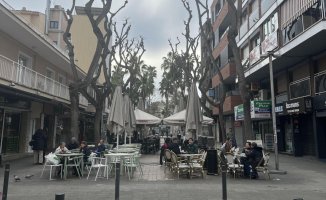 Castelldefels suspends leisure and restaurant licenses in the center to "bring order"