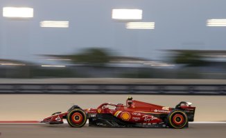 Carlos Sainz sets the pace on the second day in Bahrain