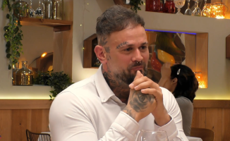The sentence of a single woman from 'First Dates' to her date for her tattoos on her face: "You look like a character... Where did you escape from?"