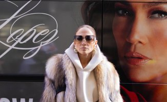 Jennifer Lopez's 'Mob Wife' look with an urban touch: with the most extreme shorts