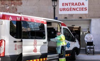 Three people die and 15 others are injured in a fire in a building in La Vila Joiosa