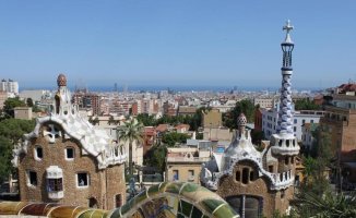 Park Güell and other precedents of the Plaza de España project in Seville