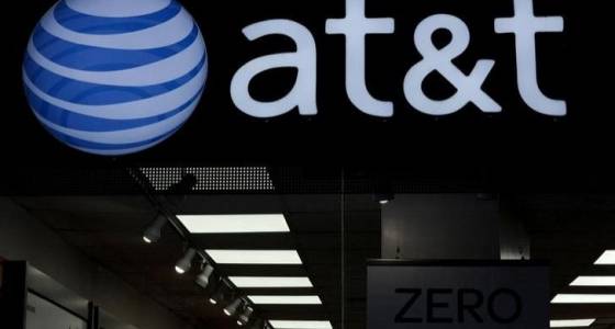 FCC Chairman Says Doesn't Expect Agency to Review AT&T-Time Warner