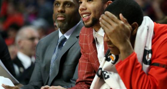 Injury forces Michael Carter-Williams to skip Bulls' trip to Cleveland