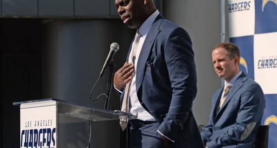 Wary of injuries, new coach Anthony Lynn wants Chargers to rest up